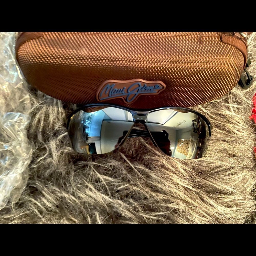 NWT Men’s Maui Jim Sunglasses
